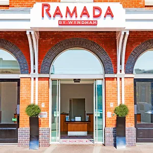 Ramada By Wyndham בלפסט